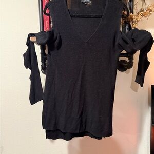 1. State Elegant Black V-Neck Blouse with Bow Sleeves